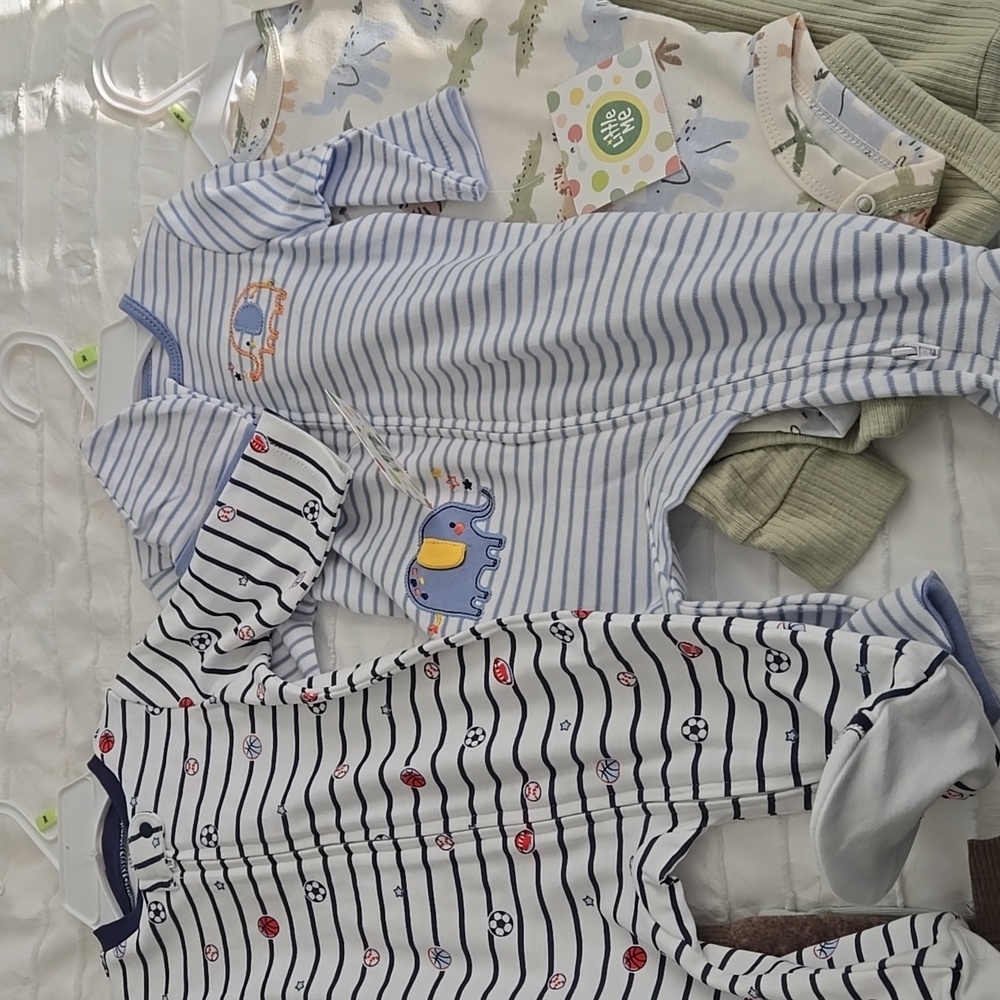 3 Month Baby Clothing Bundle - Picture 9 of 12
